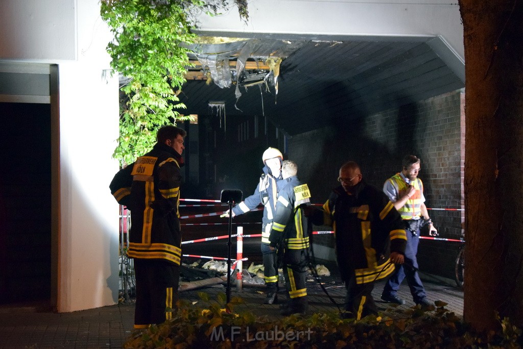 Feuer Koeln Vingst Ostheimerstr P158.JPG - Miklos Laubert